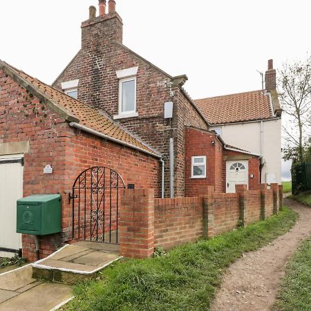 Airy Hill Old Farmhouse Villa Whitby Exterior photo