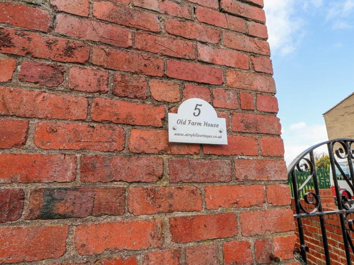 Airy Hill Old Farmhouse Villa Whitby Exterior photo